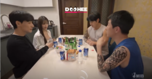 คลิปหลุด งานเกาหลีเรื่องก็คือ พระเอกพาแฟนมาอวดเพื่อนเว้ย